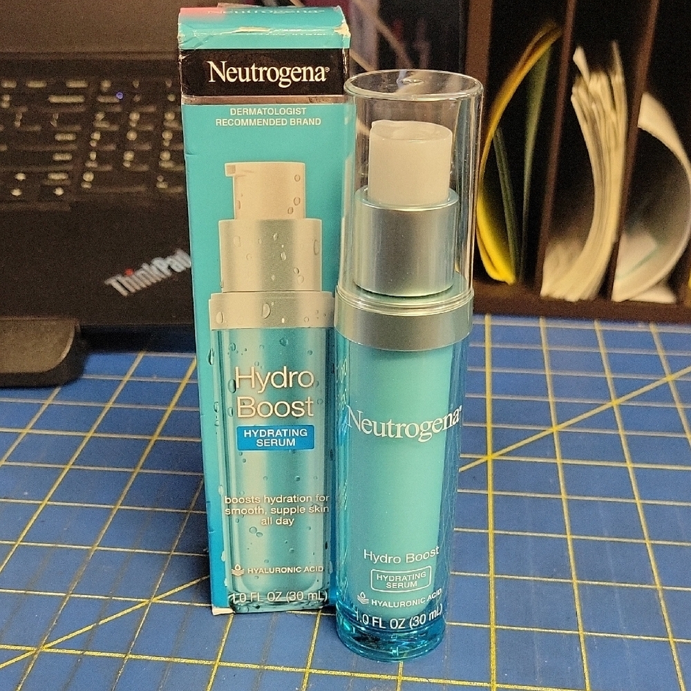 Neutrogena Hydro Boost Hydrating Serum 30ml New in Box